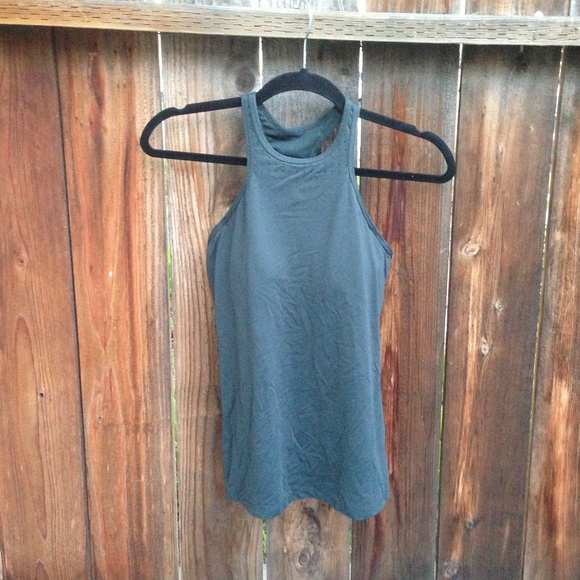 Nike Tops - High Neck Nike Workout Top